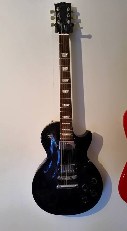 Gibson Les Paul Studio.jpg