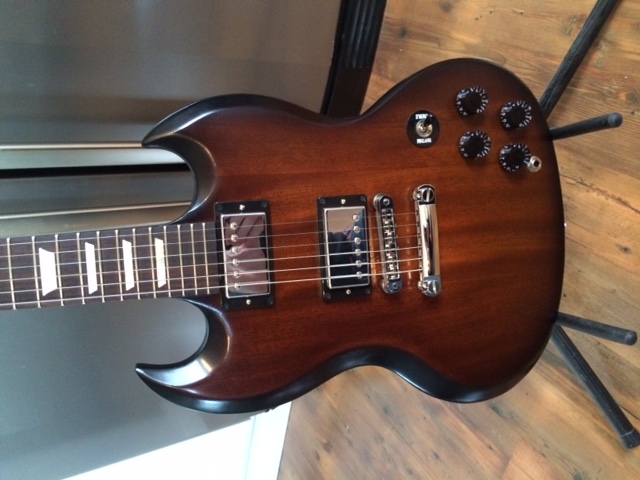 Gibson-SG-60-2.JPG