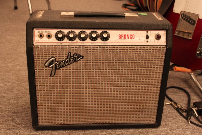 Fender Bronco 74.jpg