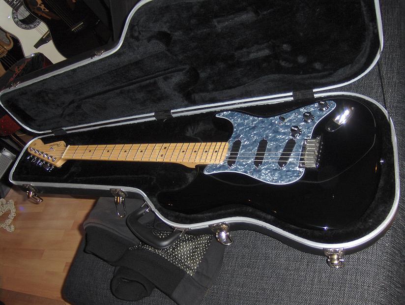 fender strata 001.jpg