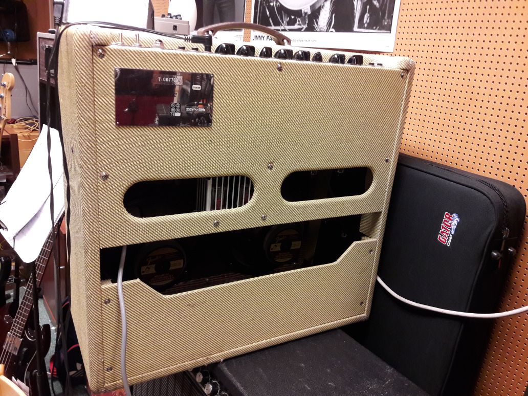Fender (4)small.jpg