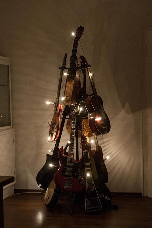 Guitar-Christmas-Tree.jpg